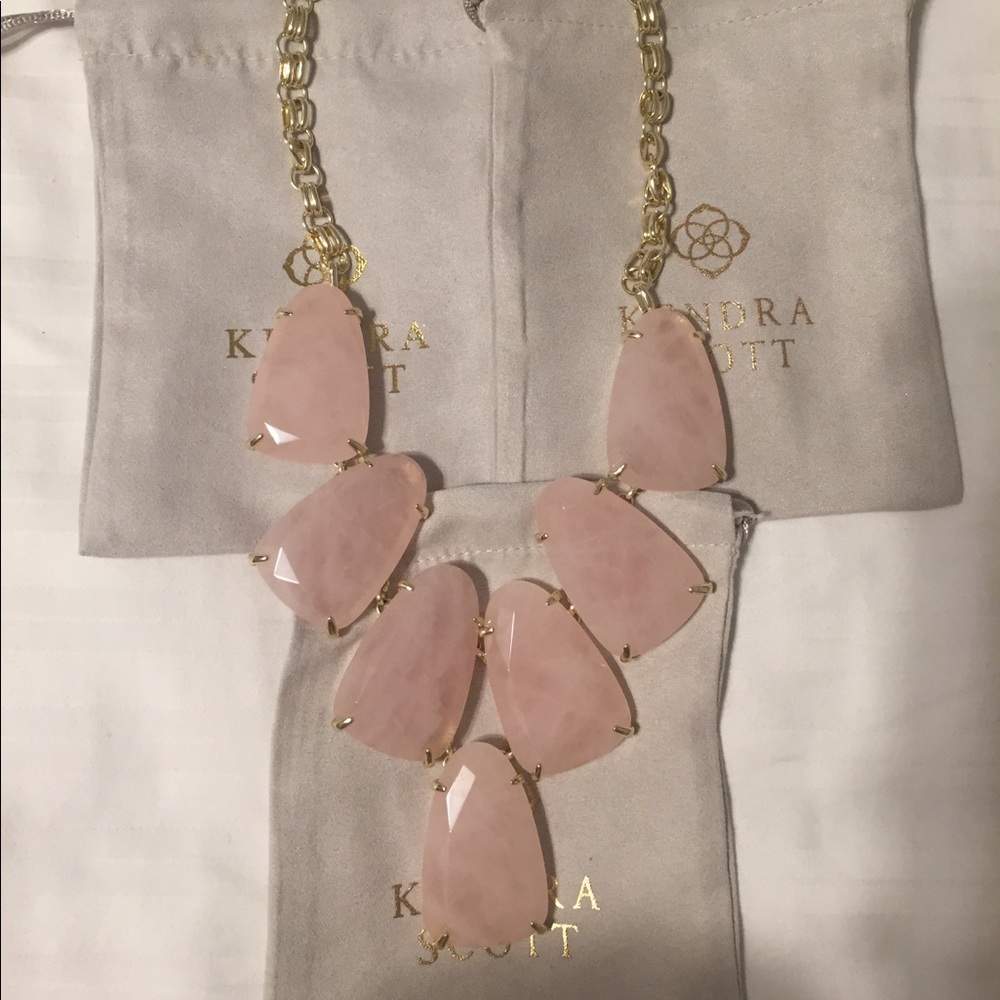 Kendra Scott “Harlow” statement necklace